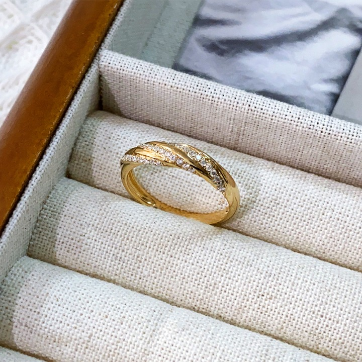 Twisted Band Gold Ring