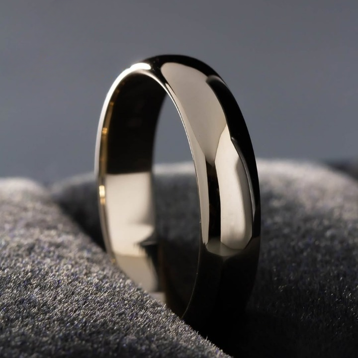 Timeless Classic Gold Wedding Band