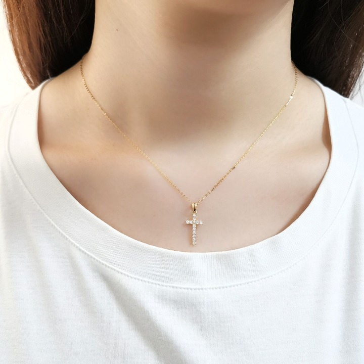 Round Diamond Cross Necklace