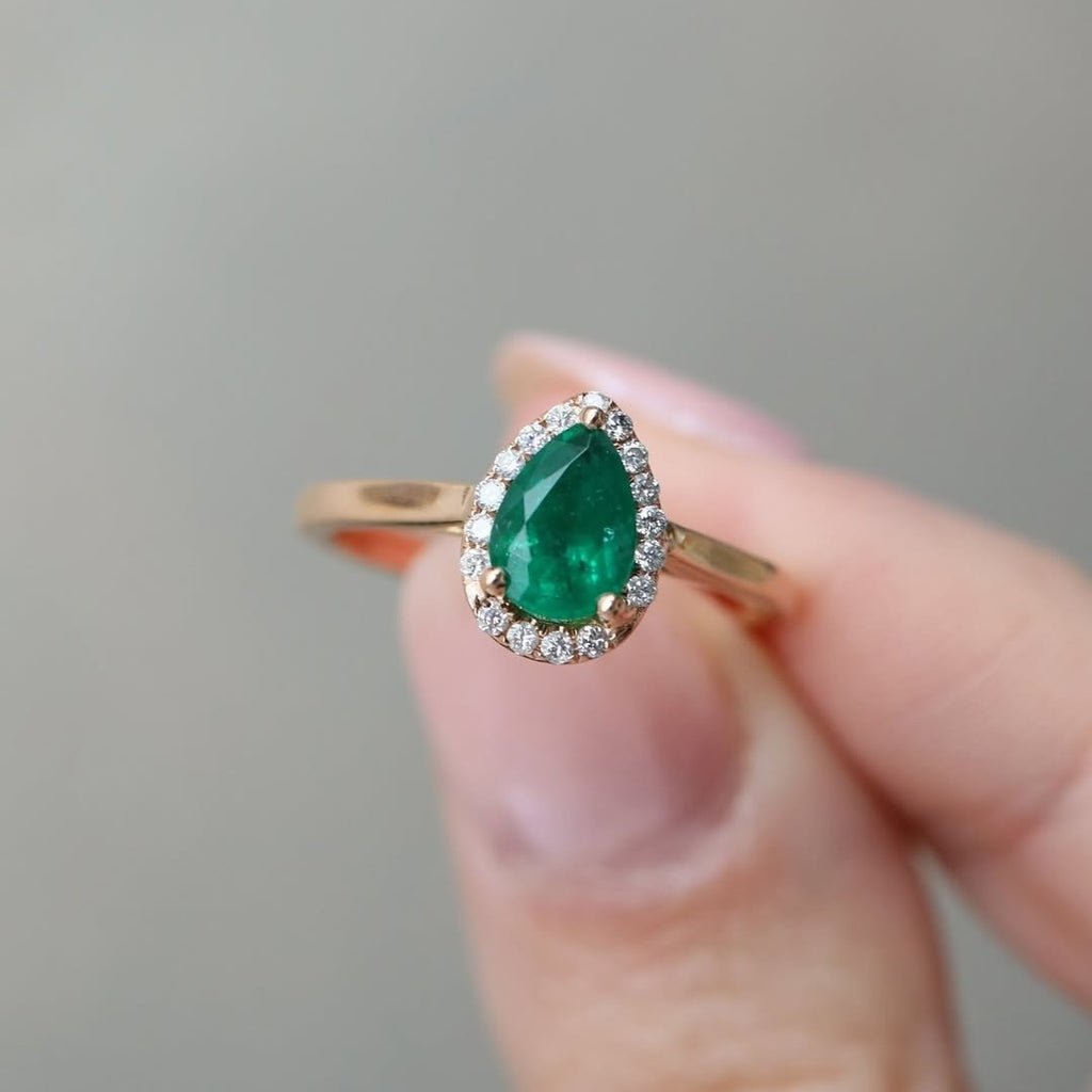 Exquisite Pear Cut Colombian Emerald & Diamond Ring